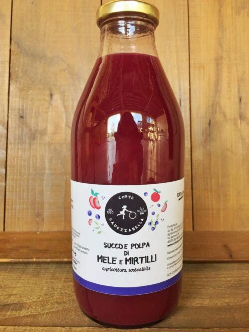 Succo e polpa di mele e mirtilli